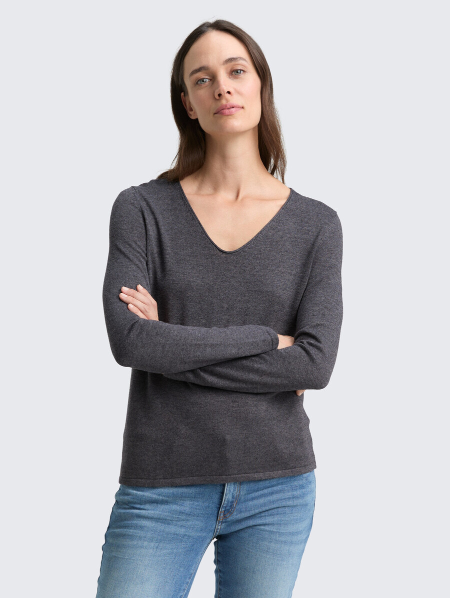 maglione lavorato a maglia con scollo a v