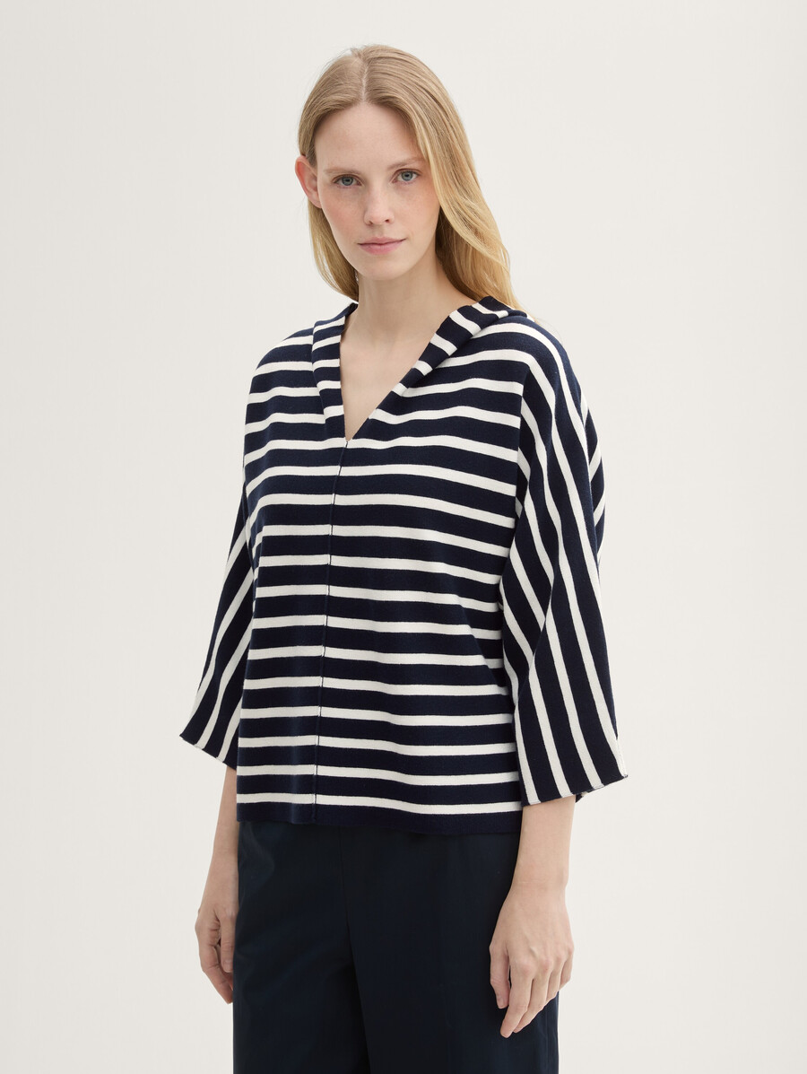 maglione lavorato a maglia con cappuccio dalla vestibilità ampia