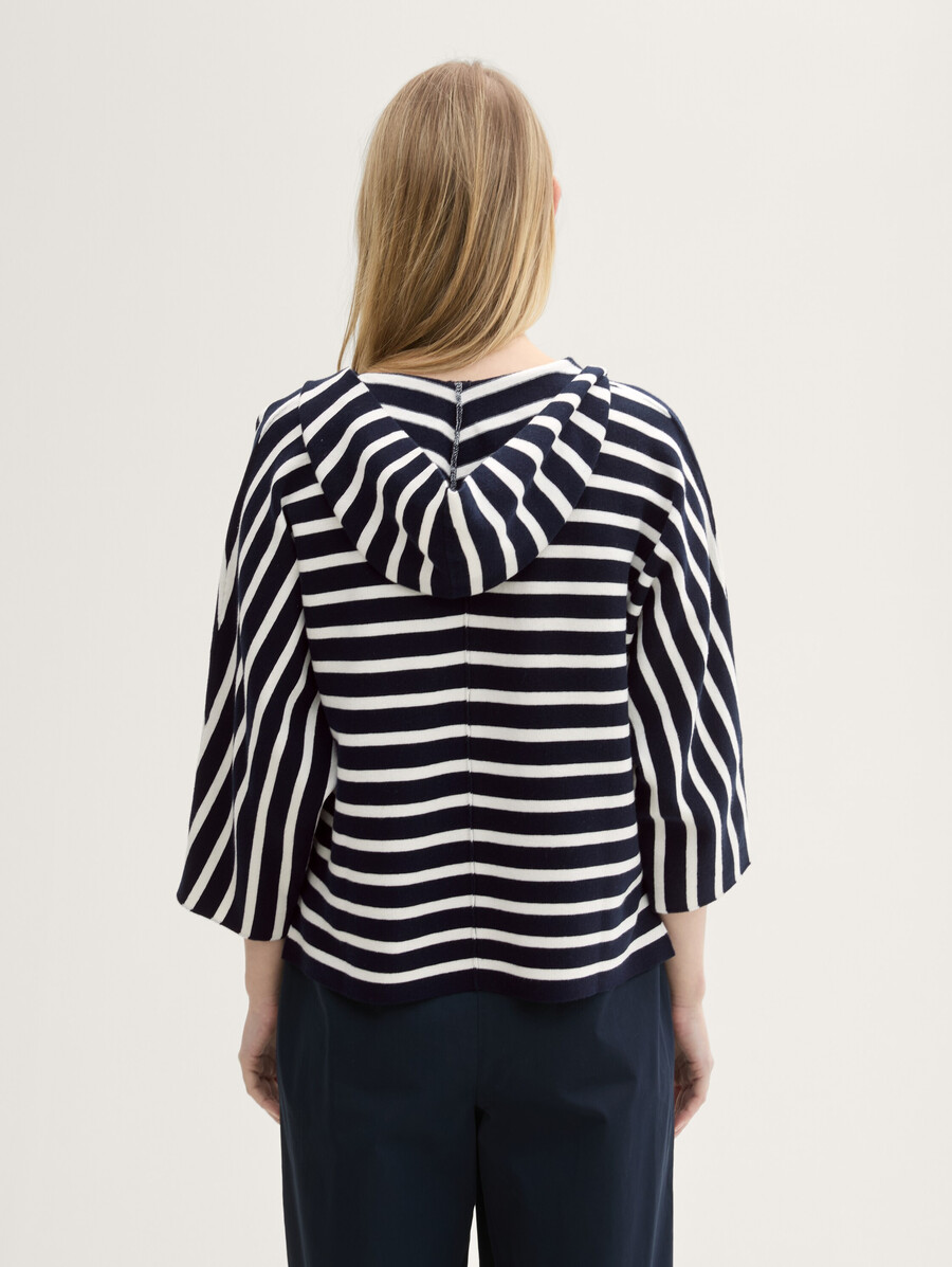 maglione lavorato a maglia con cappuccio dalla vestibilità ampia