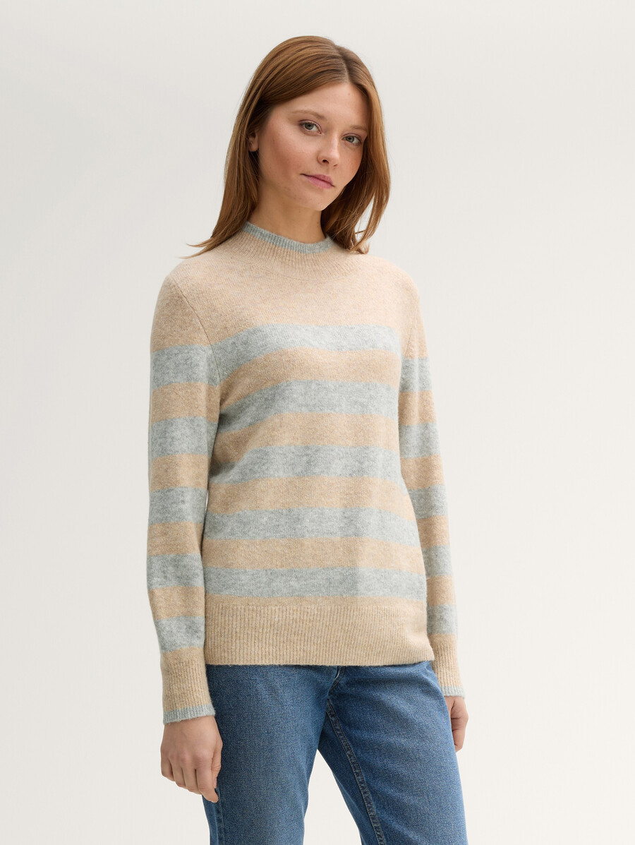 maglione lavorato a maglia con motivo a righe
