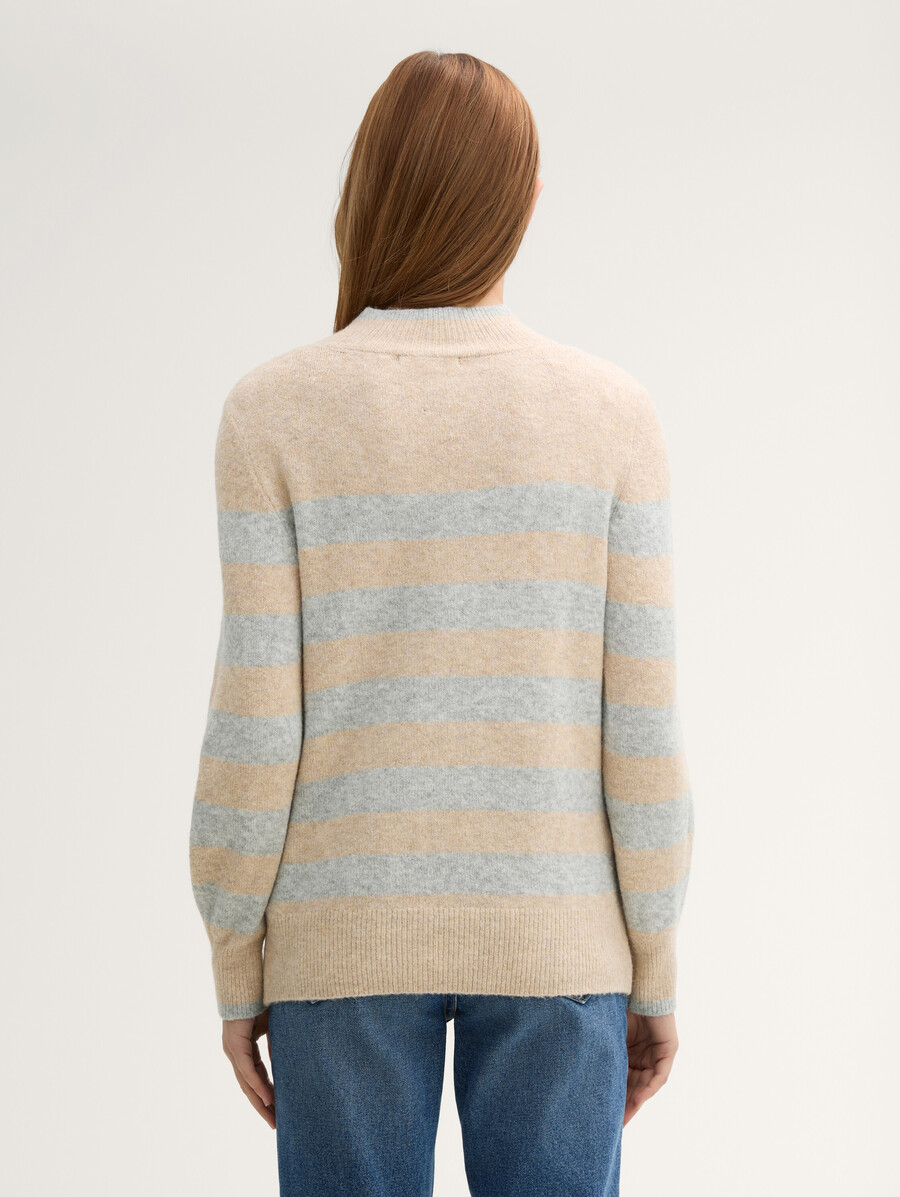 maglione lavorato a maglia con motivo a righe