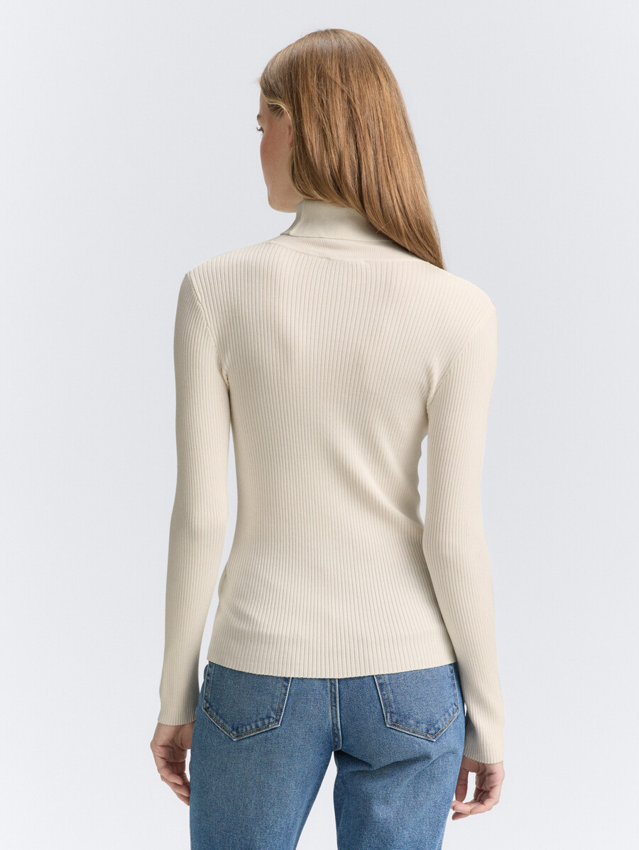 maglione a collo alto a coste