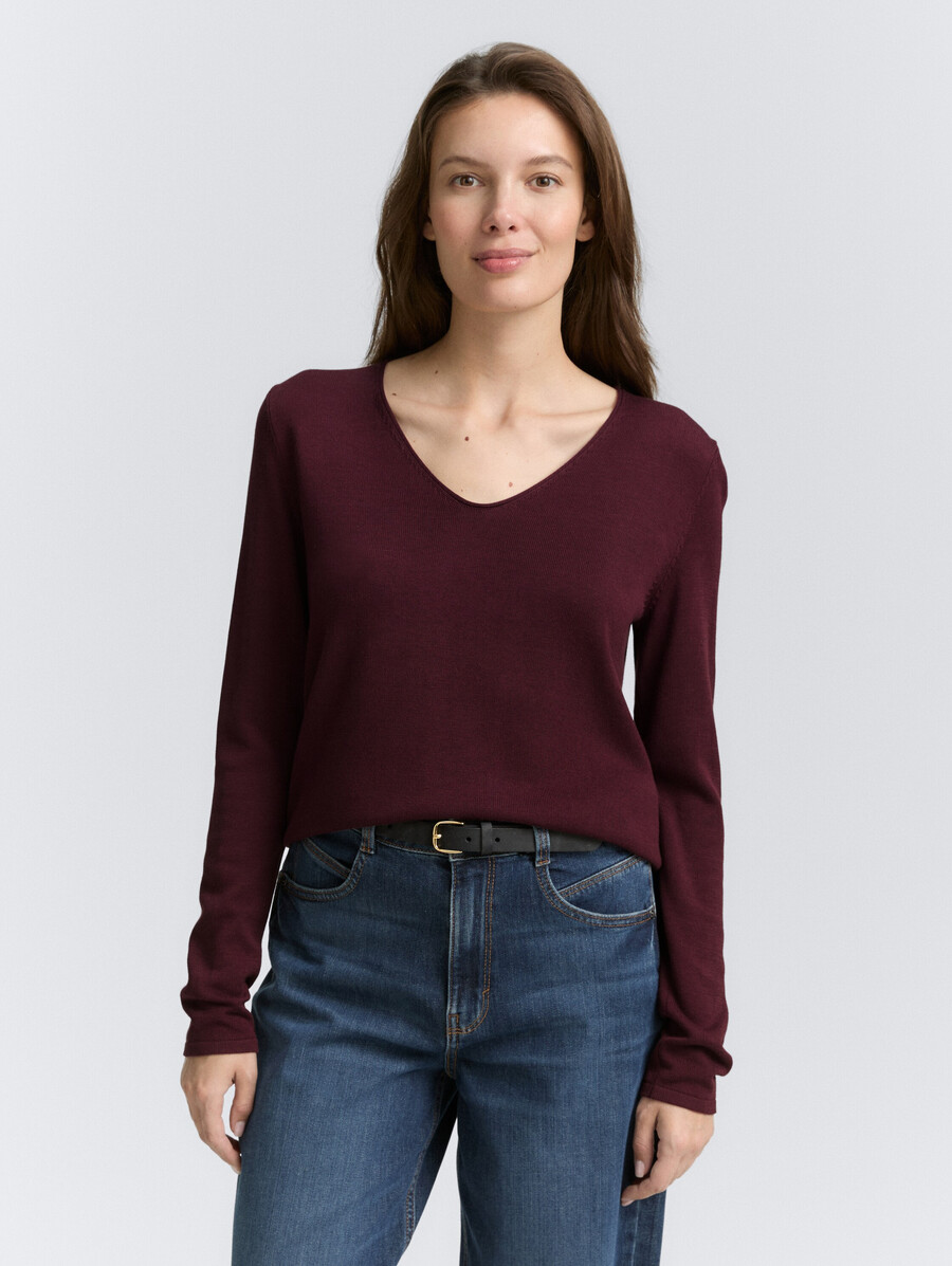 maglione lavorato a maglia con scollo a v