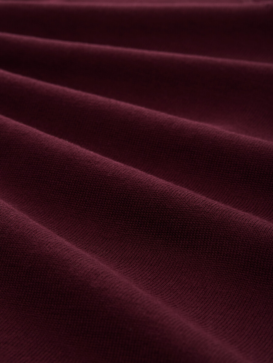 maglione lavorato a maglia con scollo a v