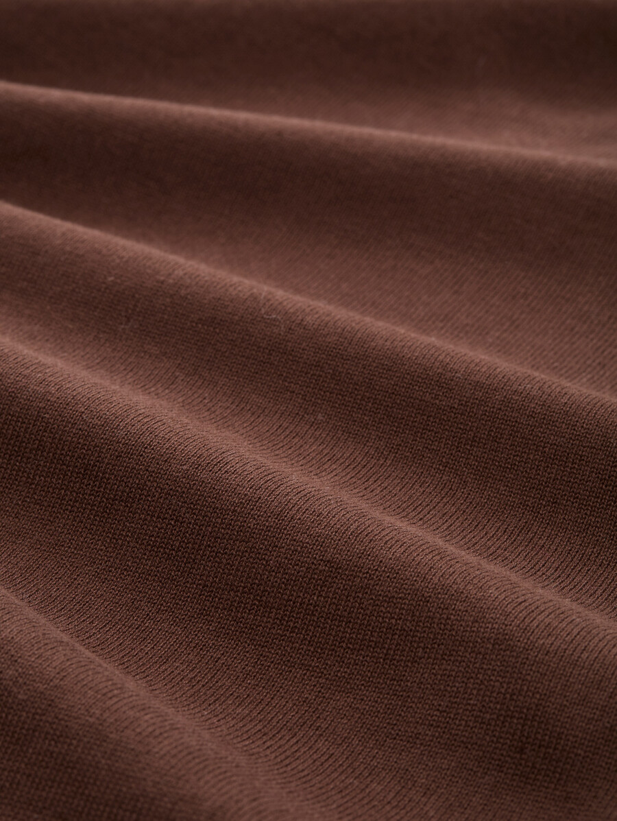 maglione lavorato a maglia con scollo a v