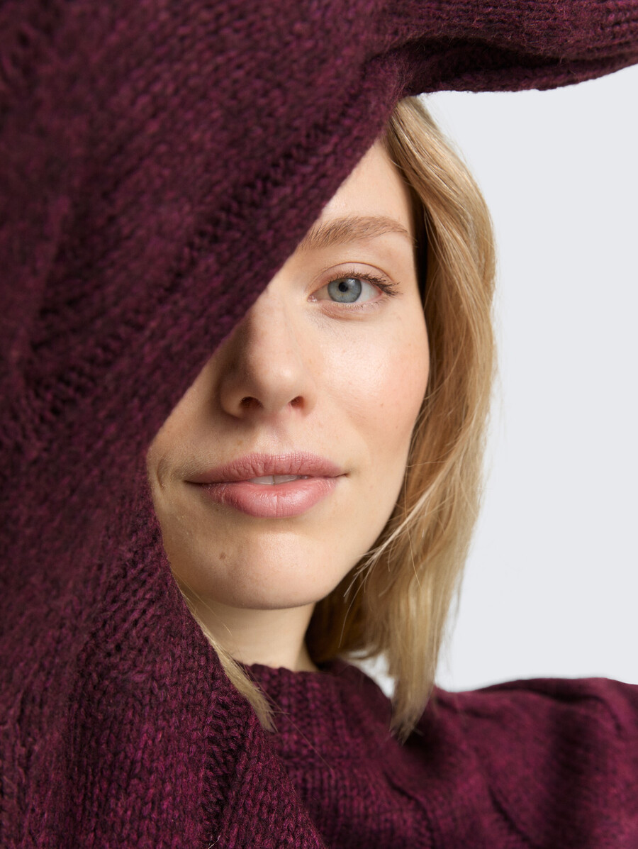 maglione lavorato a maglia ampio con motivo a trecce