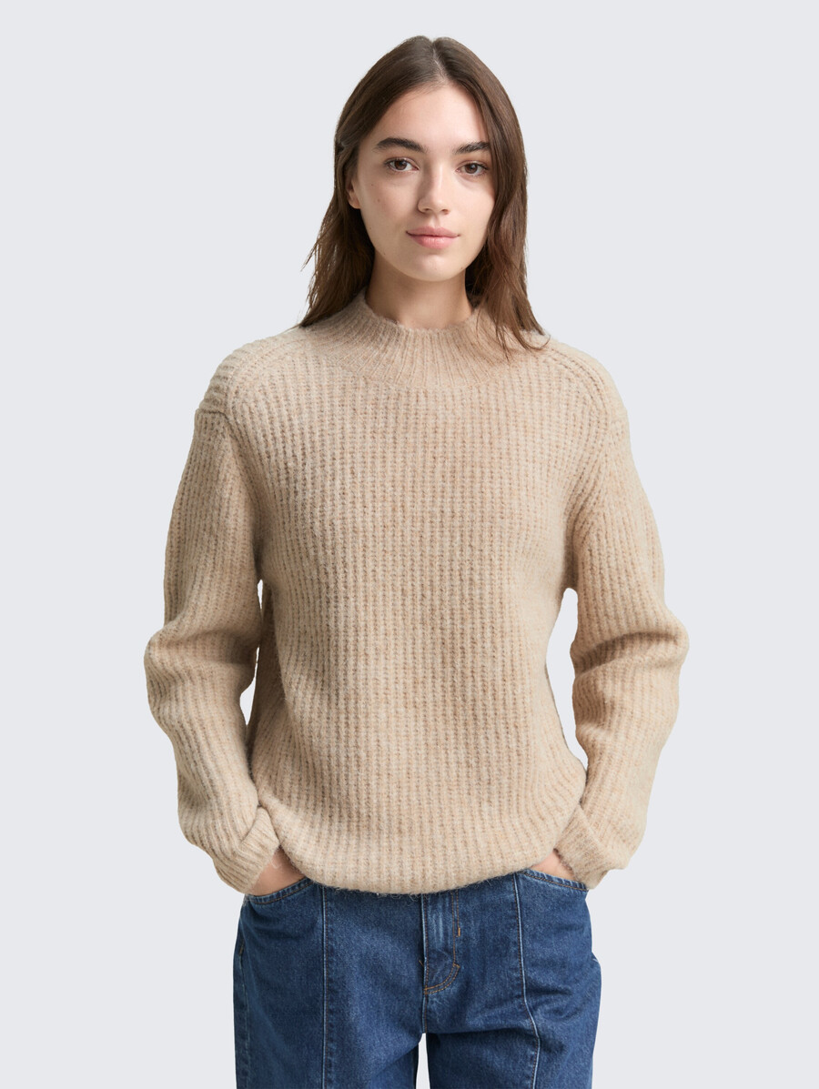 maglione lavorato a maglia dalla vestibilità comoda con collo alto