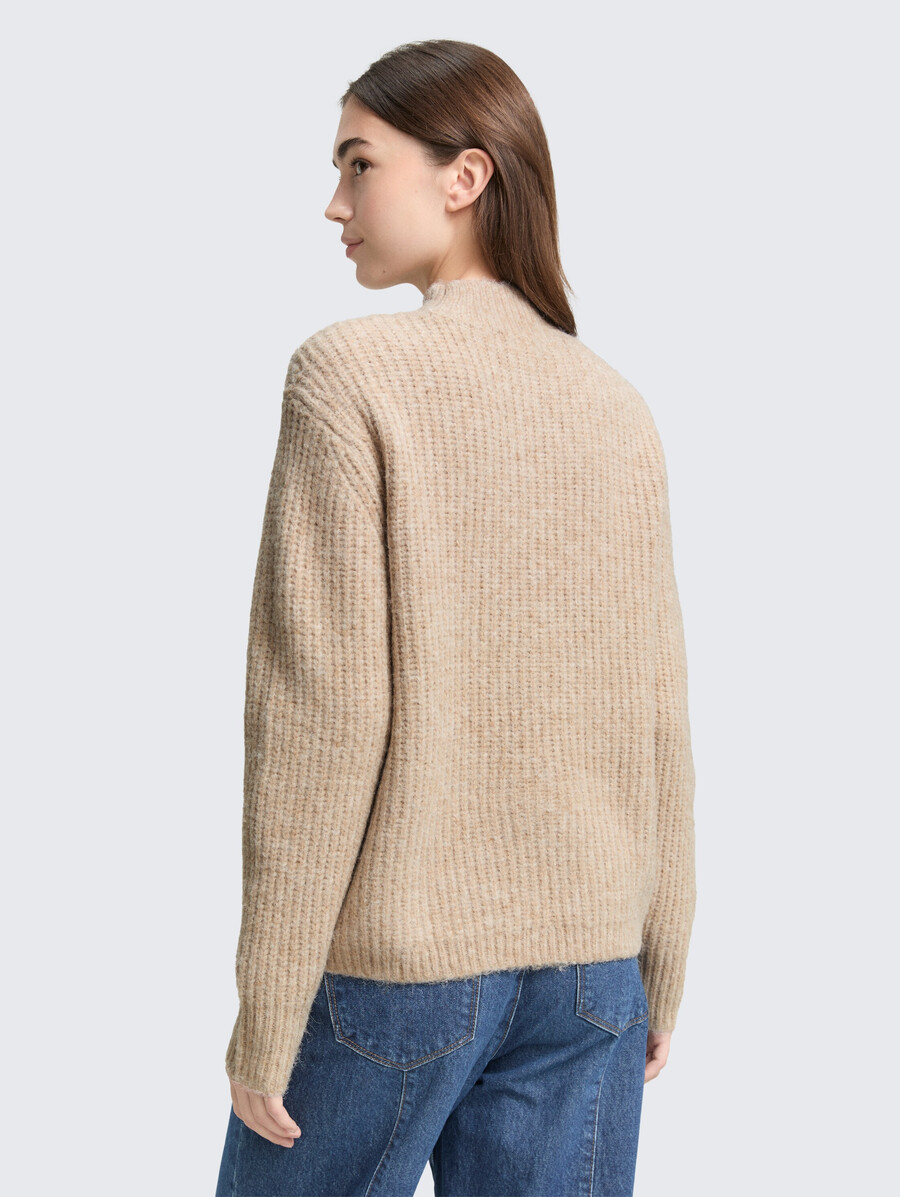 maglione lavorato a maglia dalla vestibilità comoda con collo alto