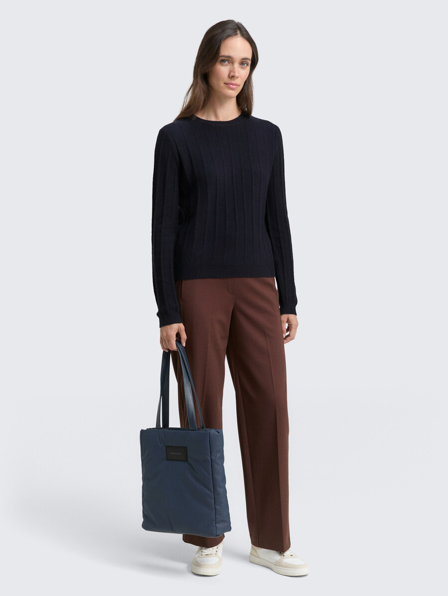 maglione a coste con contenuto di lana