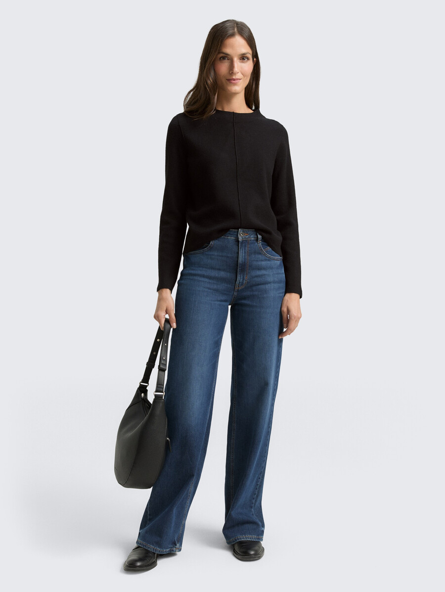 maglione corto in maglia con collo alto