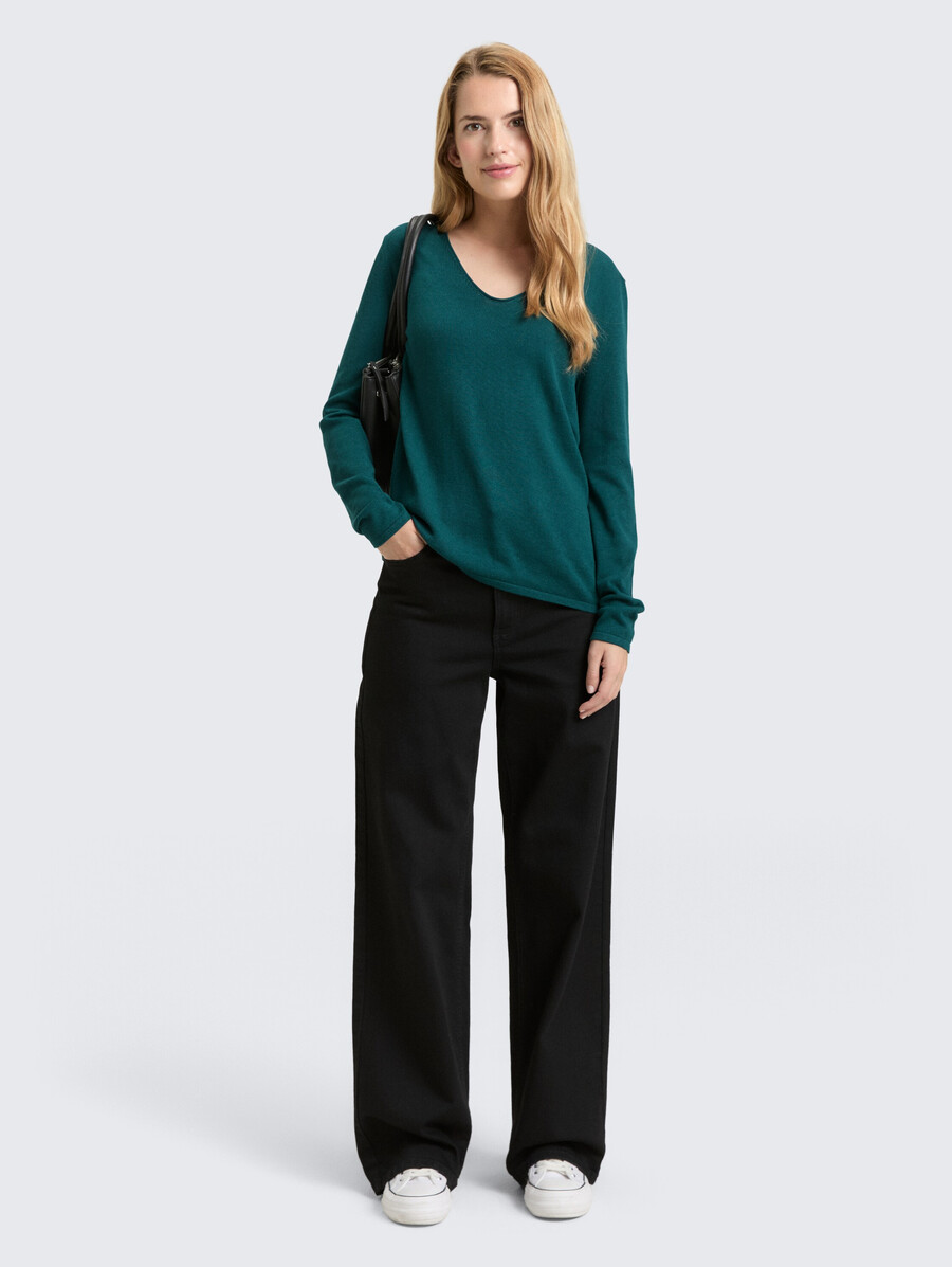 maglione lavorato a maglia con scollo a v