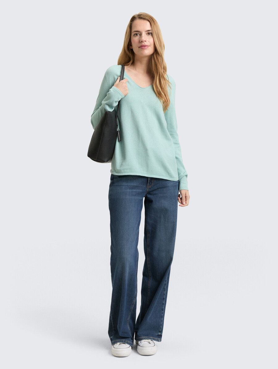 maglione lavorato a maglia con scollo a v