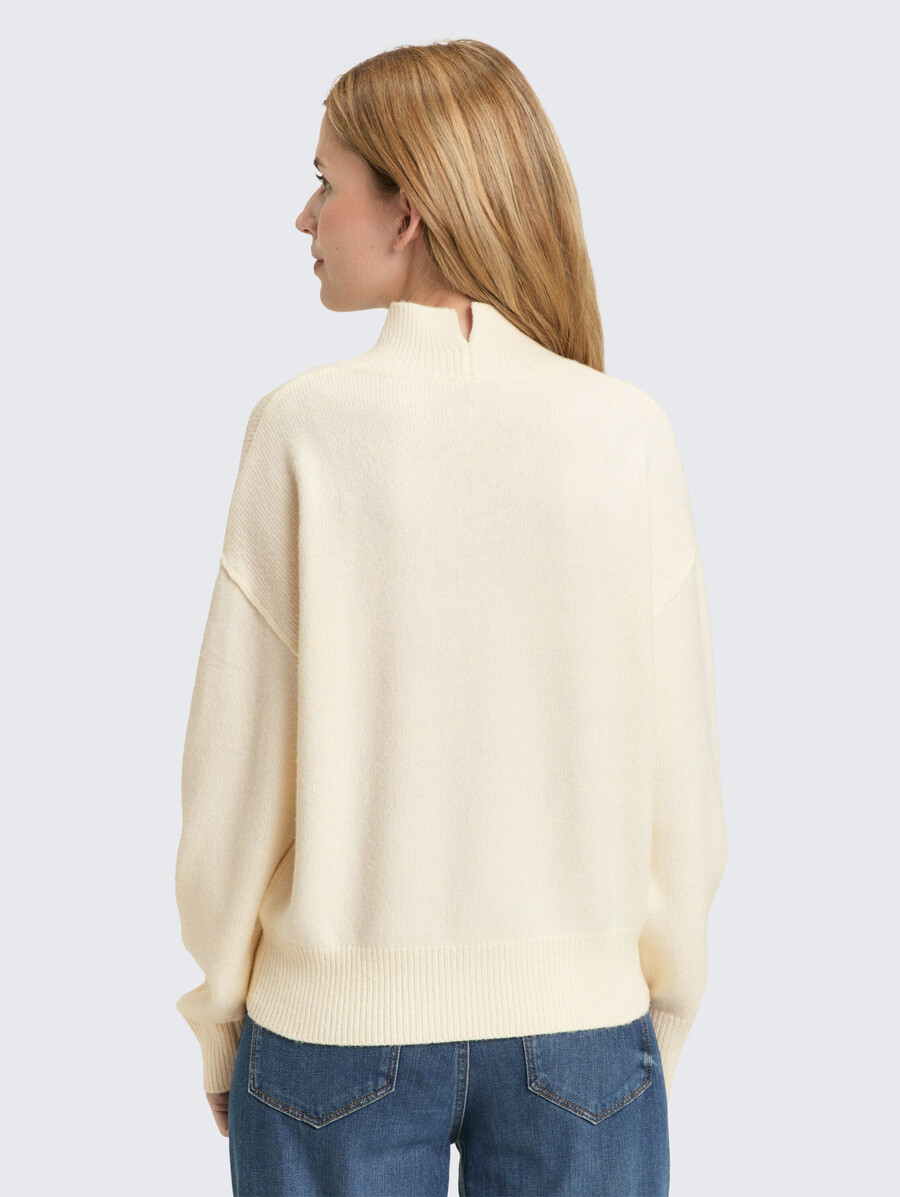 maglione oversize lavorato a maglia con collo alto
