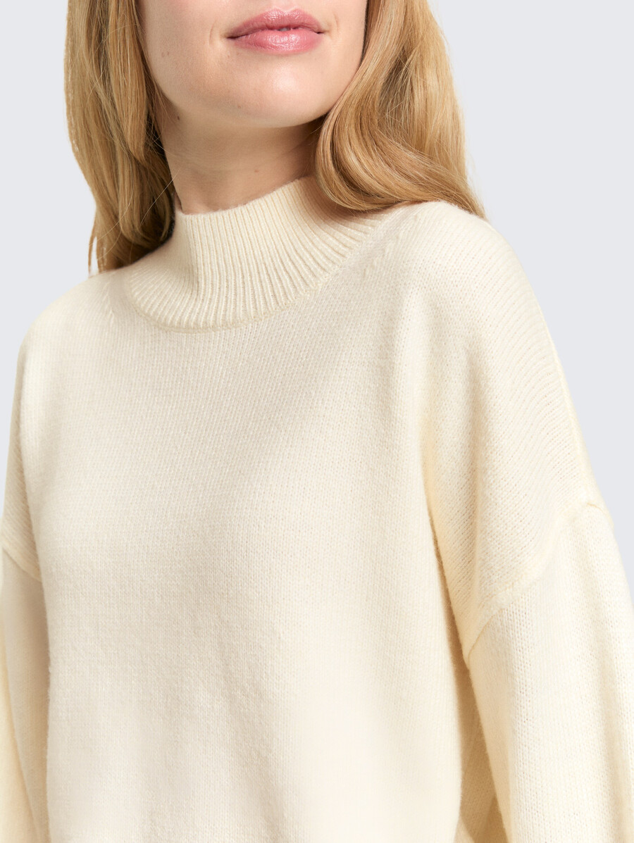 maglione oversize lavorato a maglia con collo alto