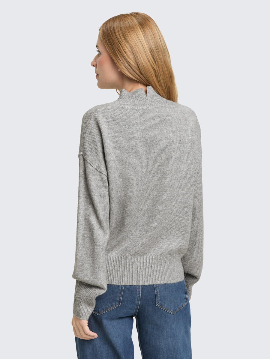 maglione oversize lavorato a maglia con collo alto