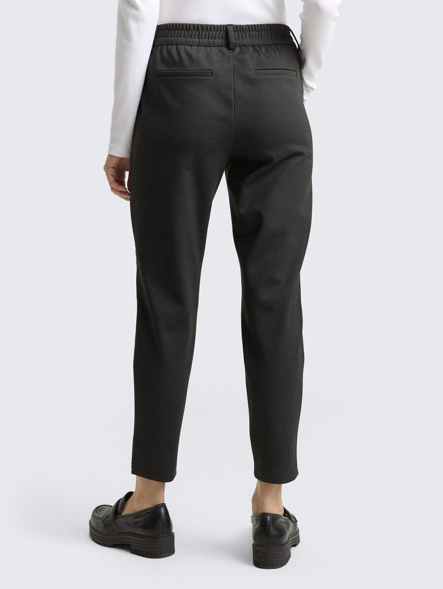 pantaloni dalla vestibilità comoda con elastico in vita
