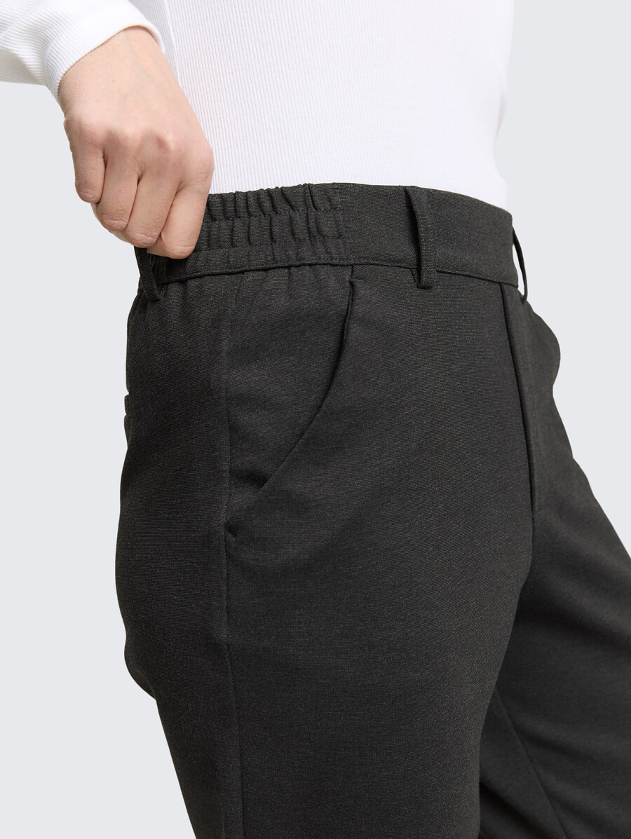 pantaloni dalla vestibilità comoda con elastico in vita
