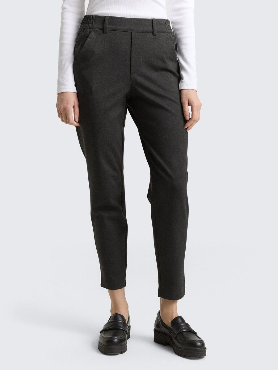 pantaloni dalla vestibilità comoda con elastico in vita