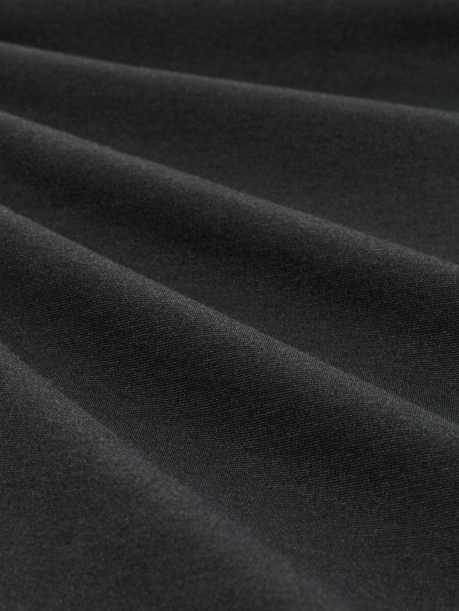 pantaloni dalla vestibilità comoda con elastico in vita