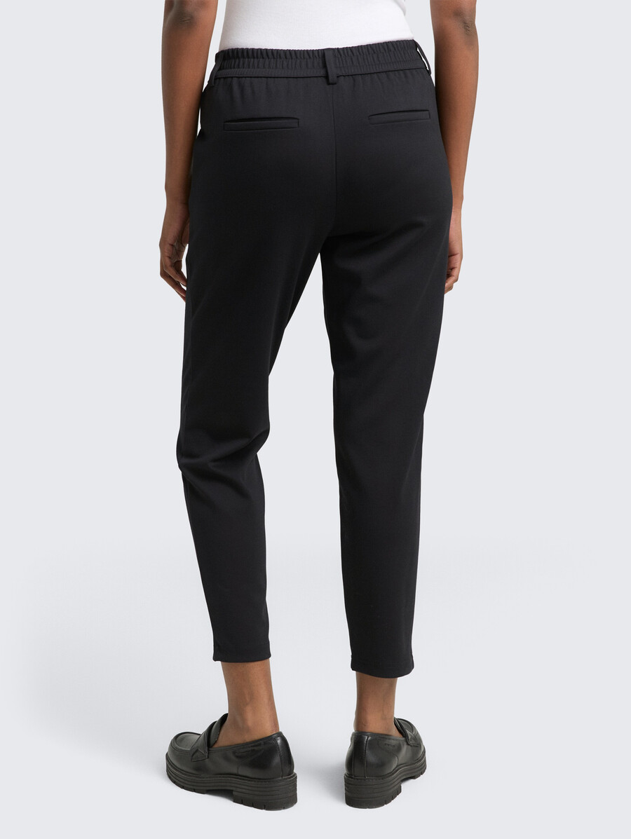 pantaloni dalla vestibilità comoda con elastico in vita