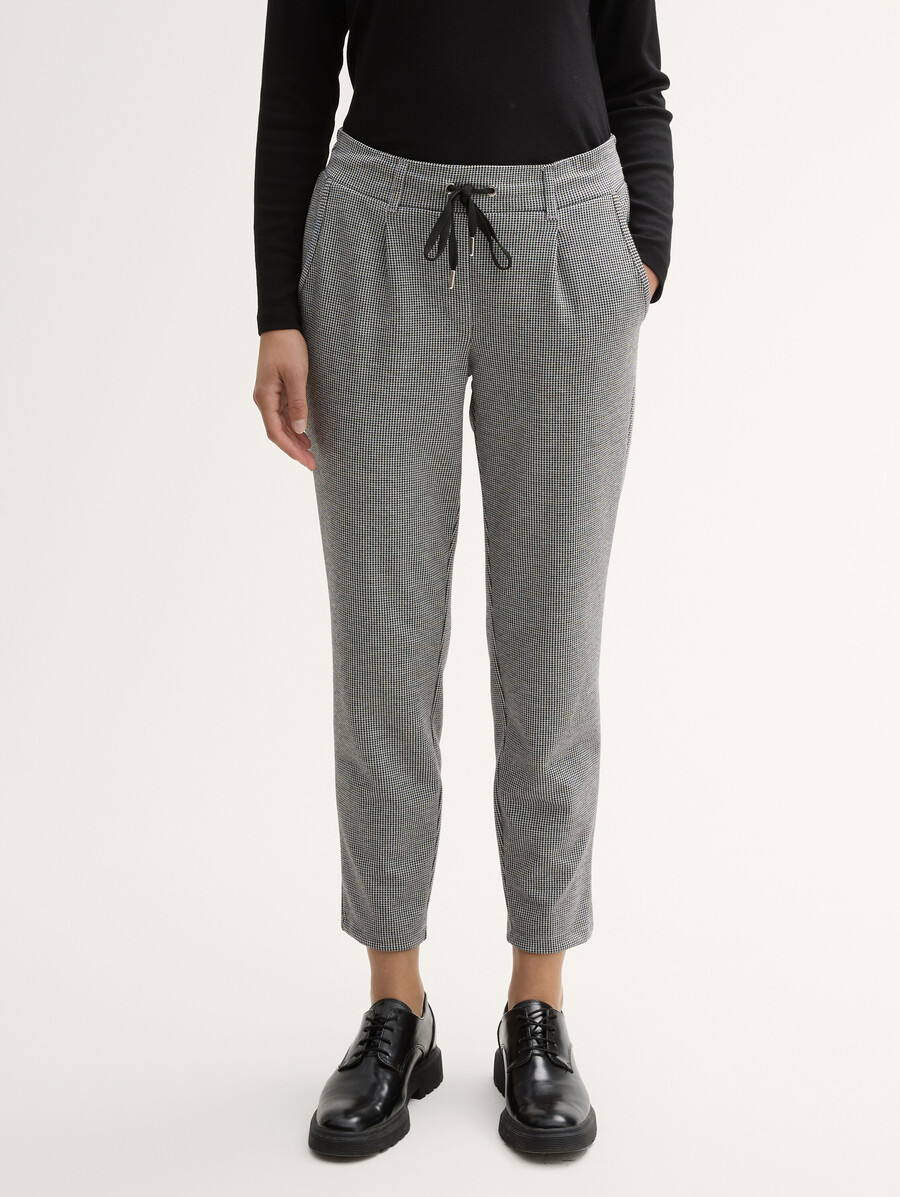 pantaloni larghi e cropped