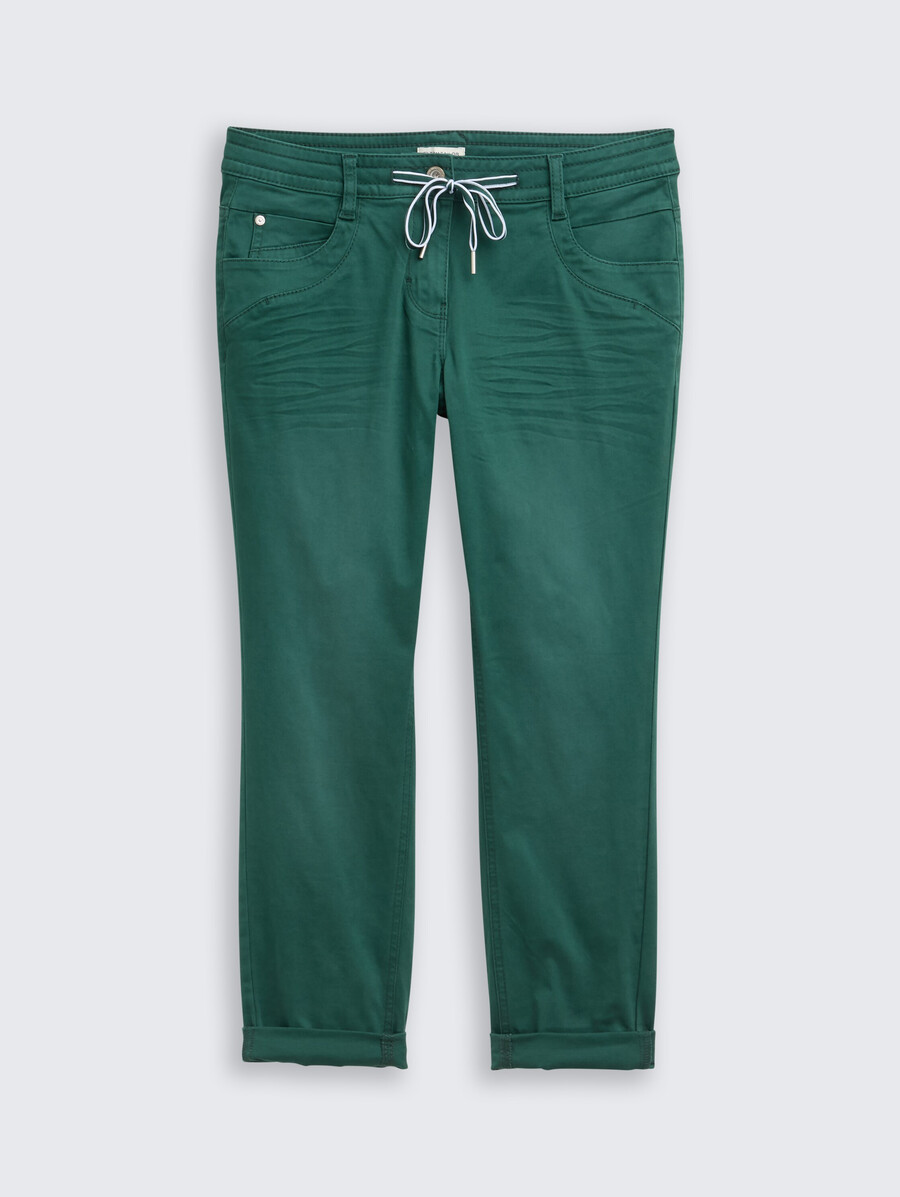 pantaloni affusolati e rilassati