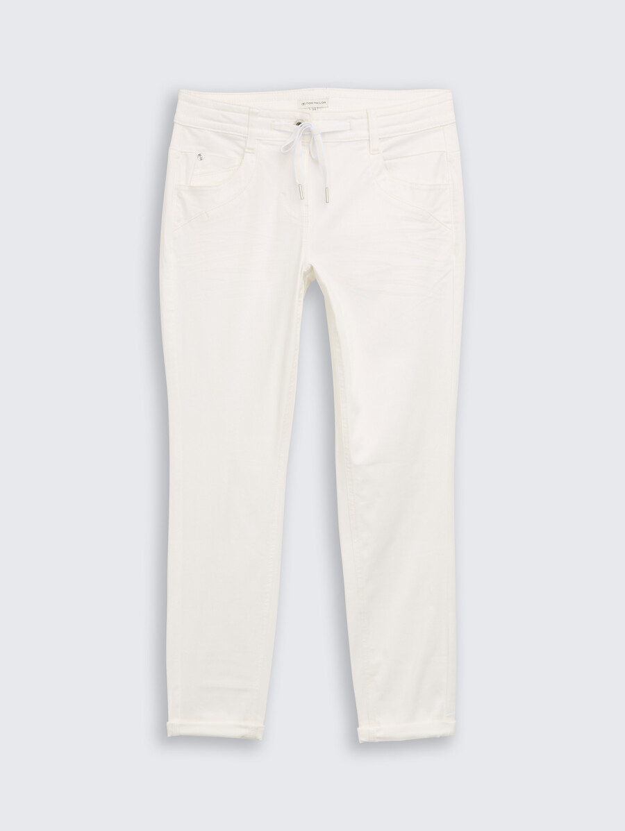 pantaloni affusolati e rilassati