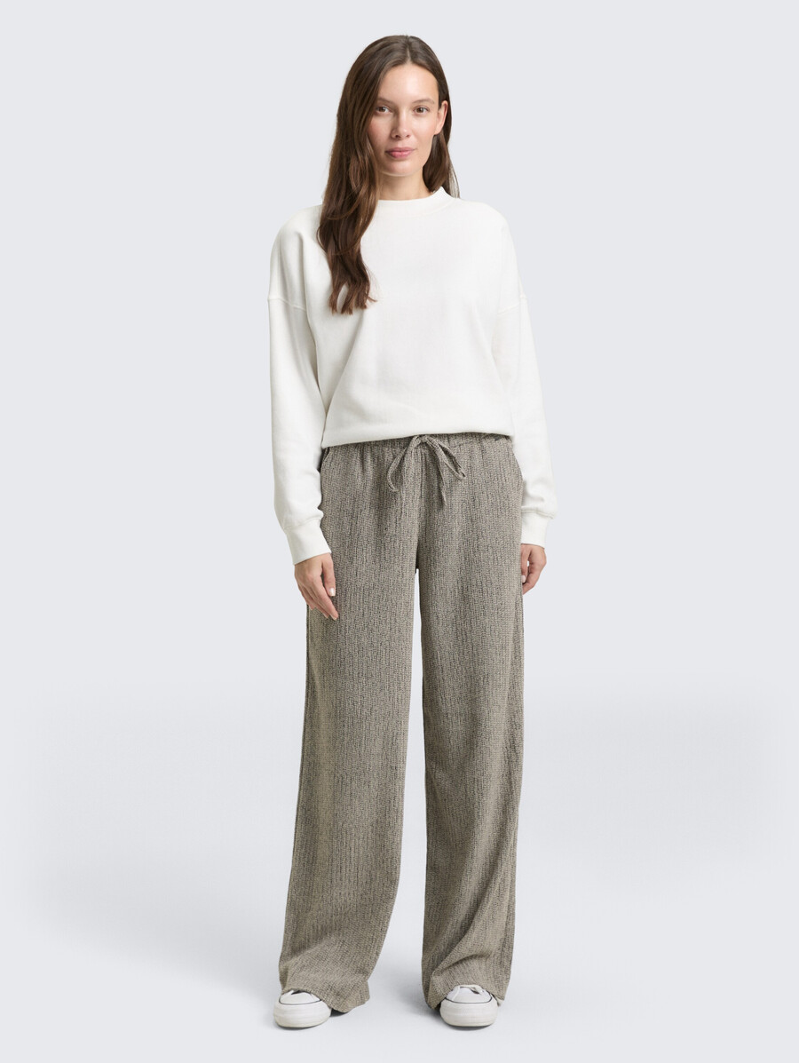 pantaloni larghi e larghi