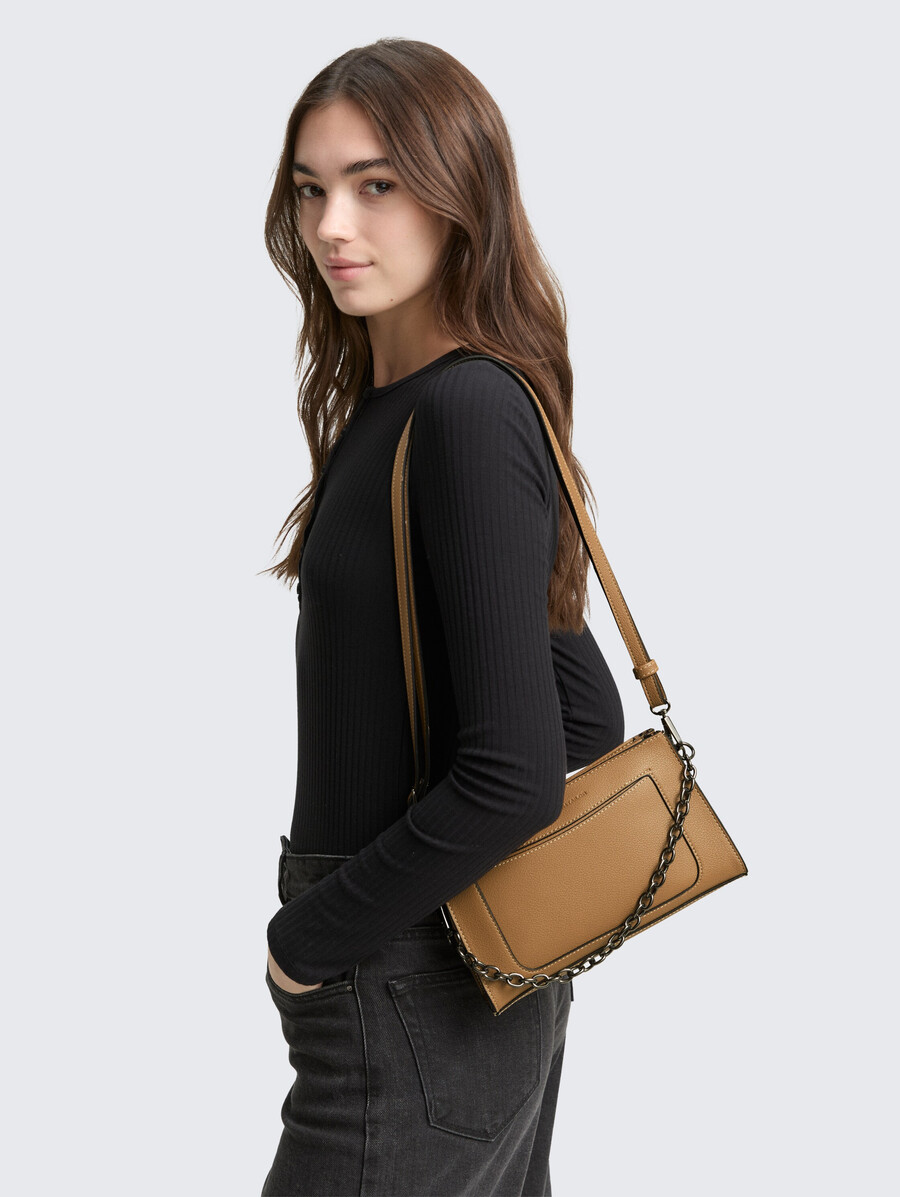 borsa a tracolla ttlennon s con dettagli a catena
