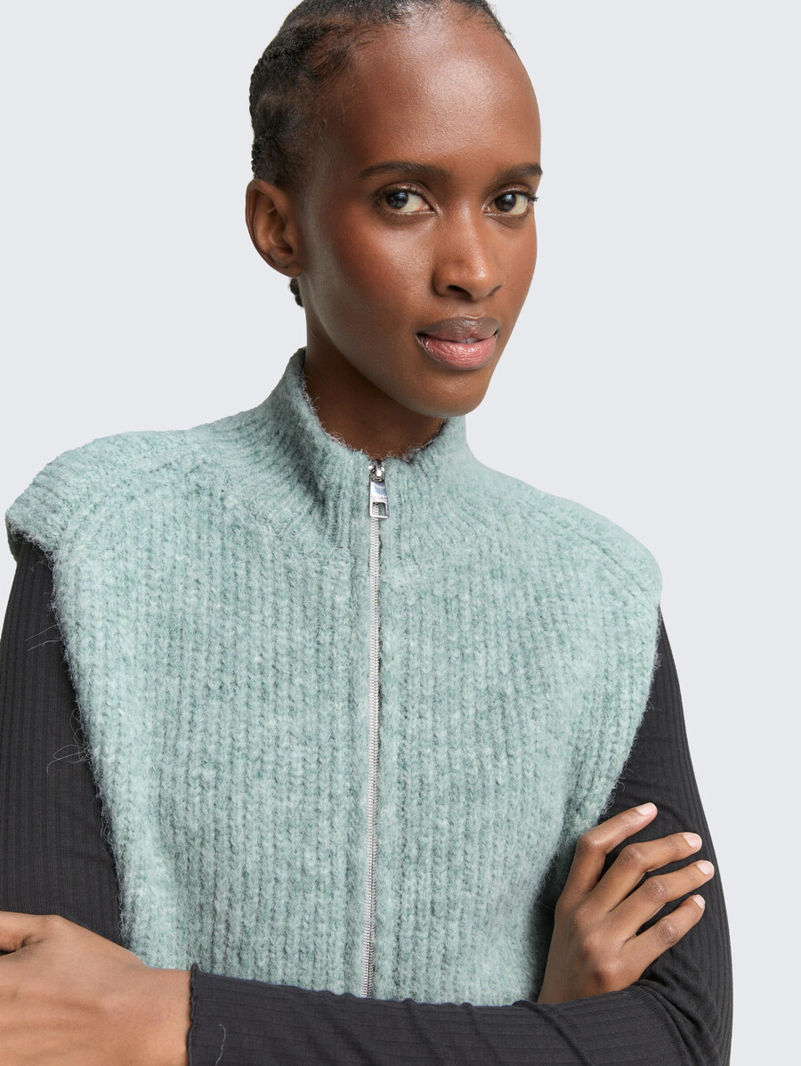 maglione senza maniche con collo alto