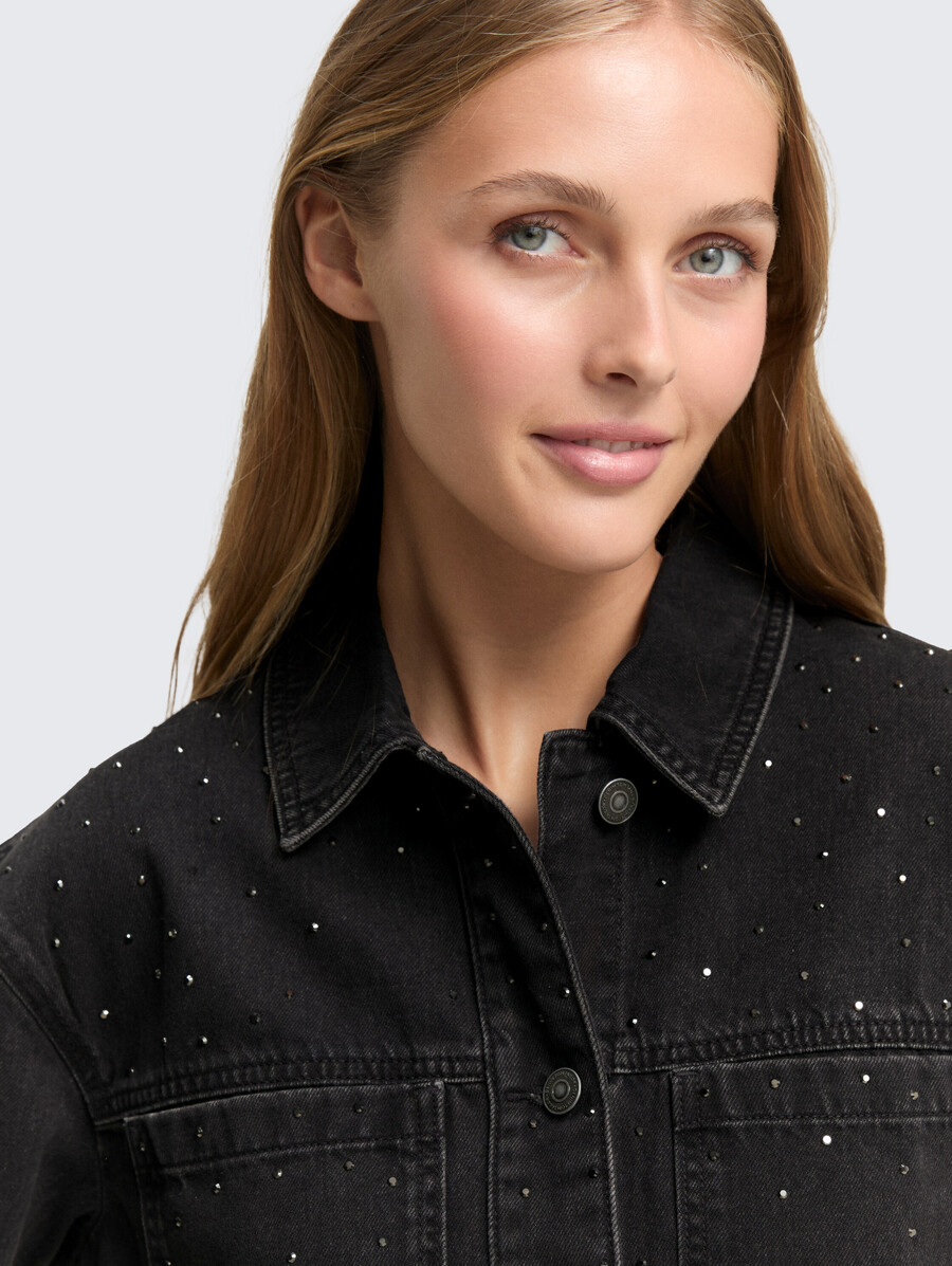 giacca di jeans con strass