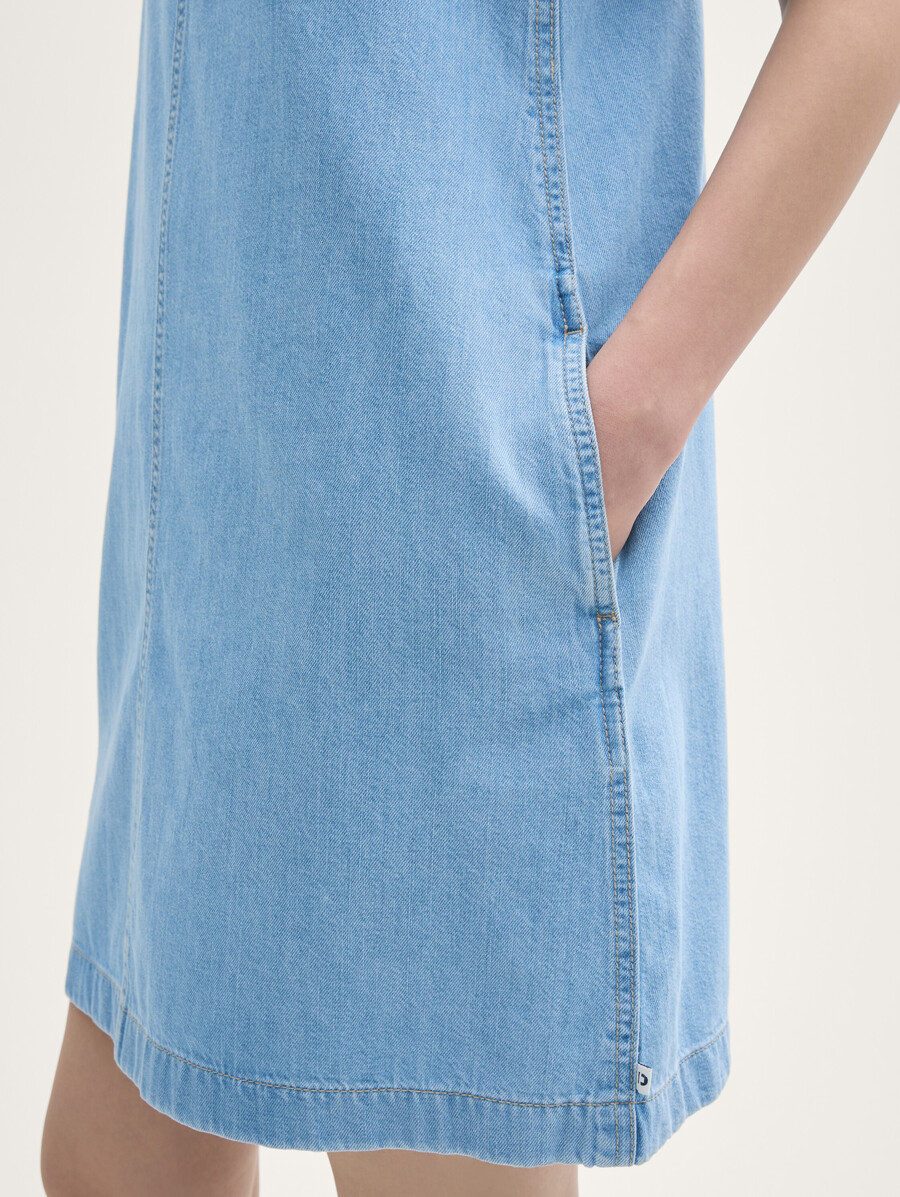 mini abito in denim con tasche a fessura