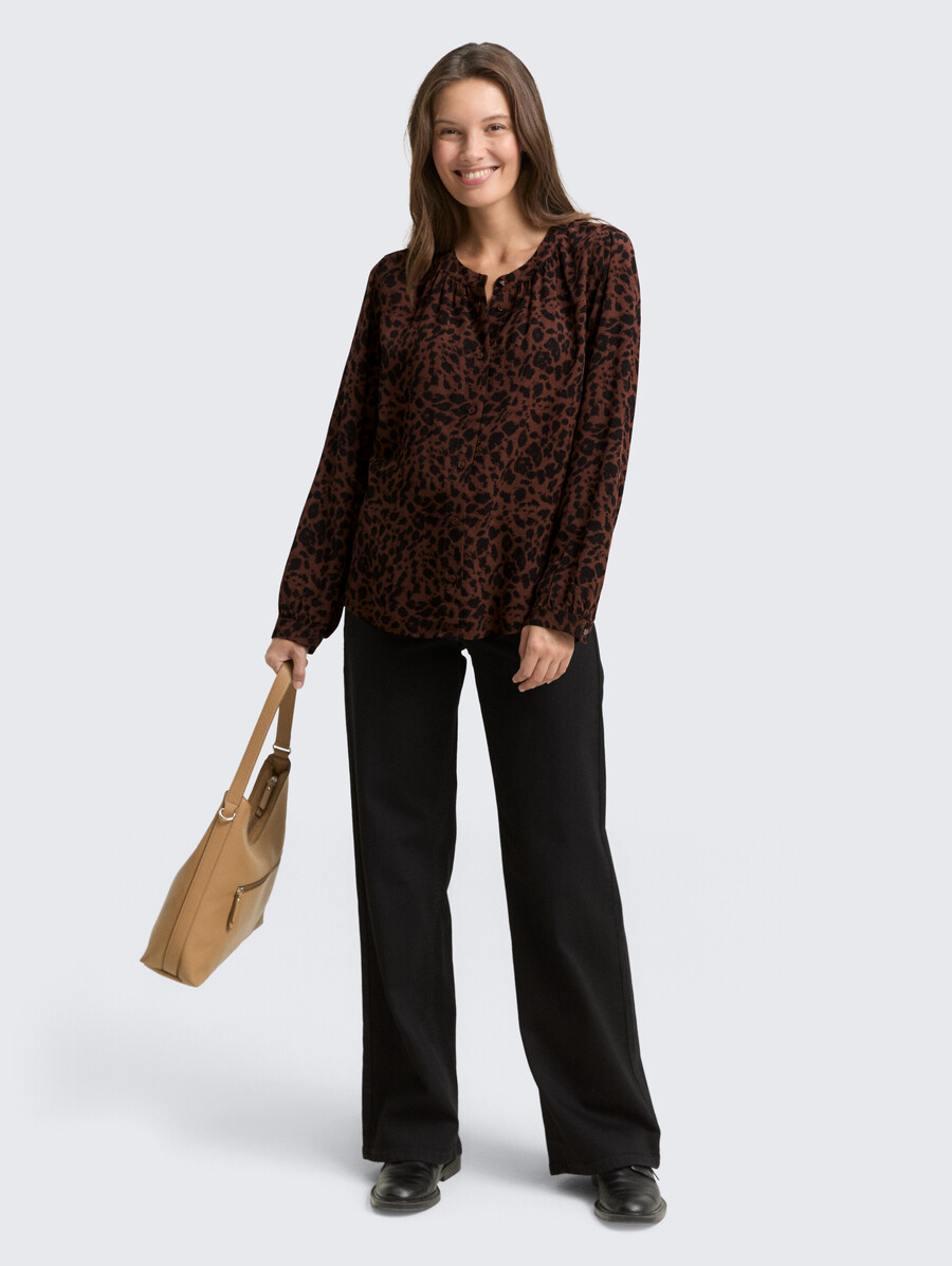 blusa con stampa leopardata