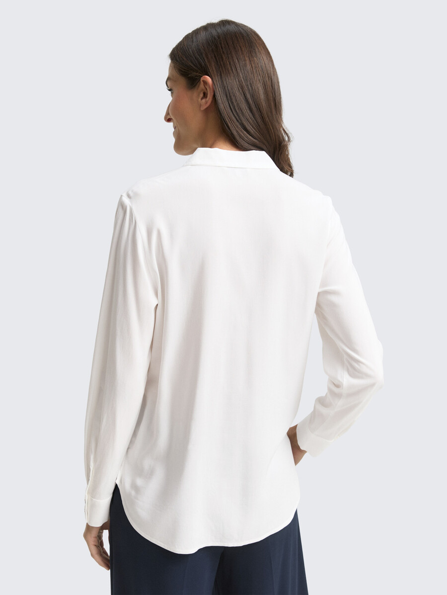 camicia blusa con tasche sul petto