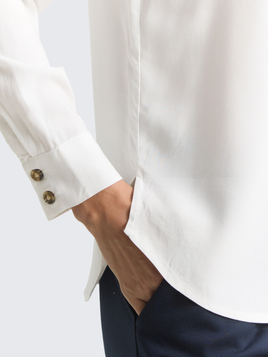 camicia blusa con tasche sul petto