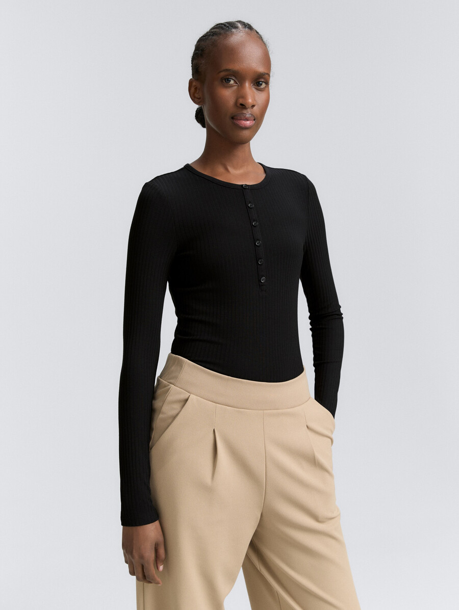 maglia a maniche lunghe henley a coste