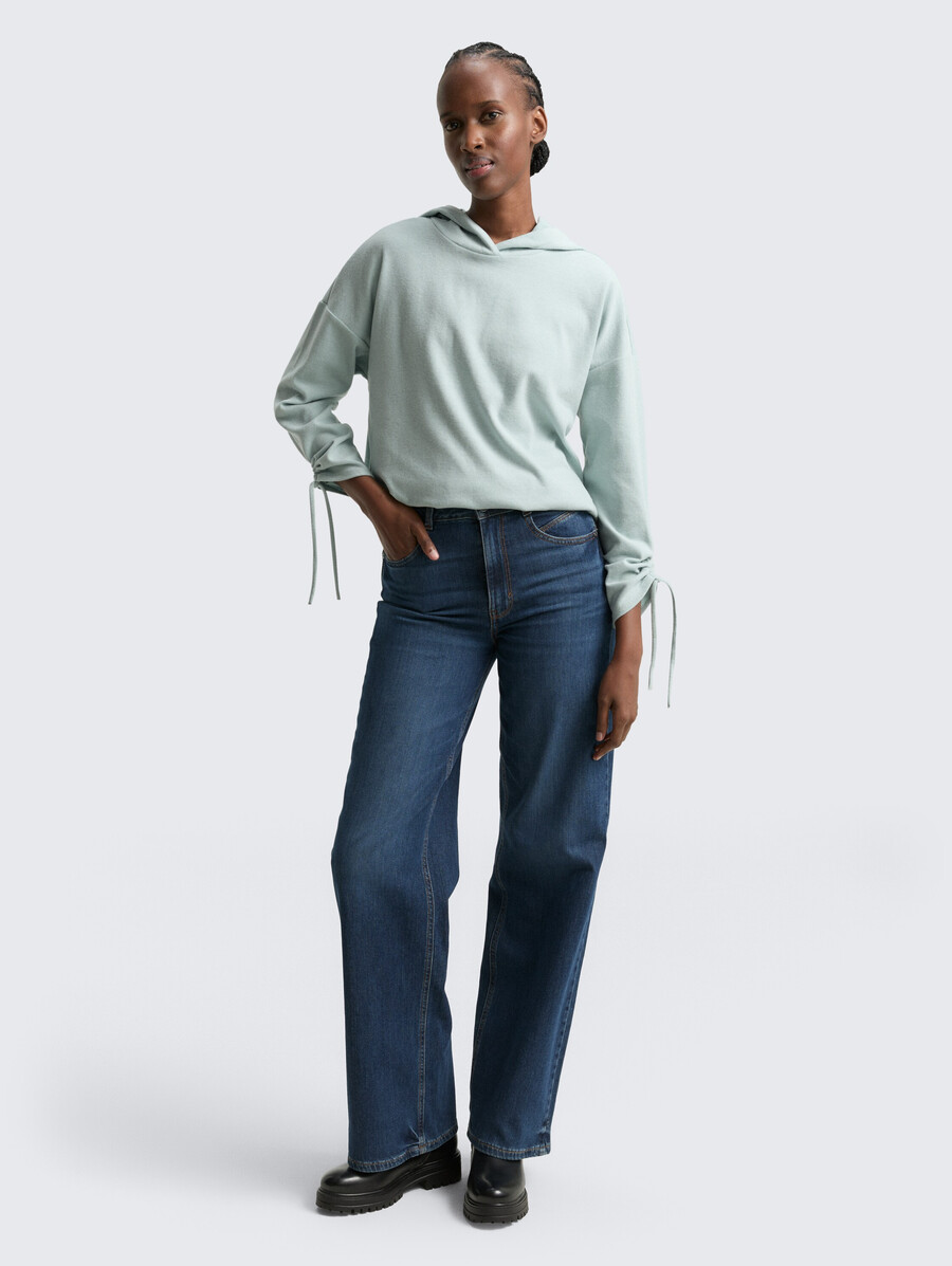 camicia a maniche lunghe con cappuccio e vestibilità ampia