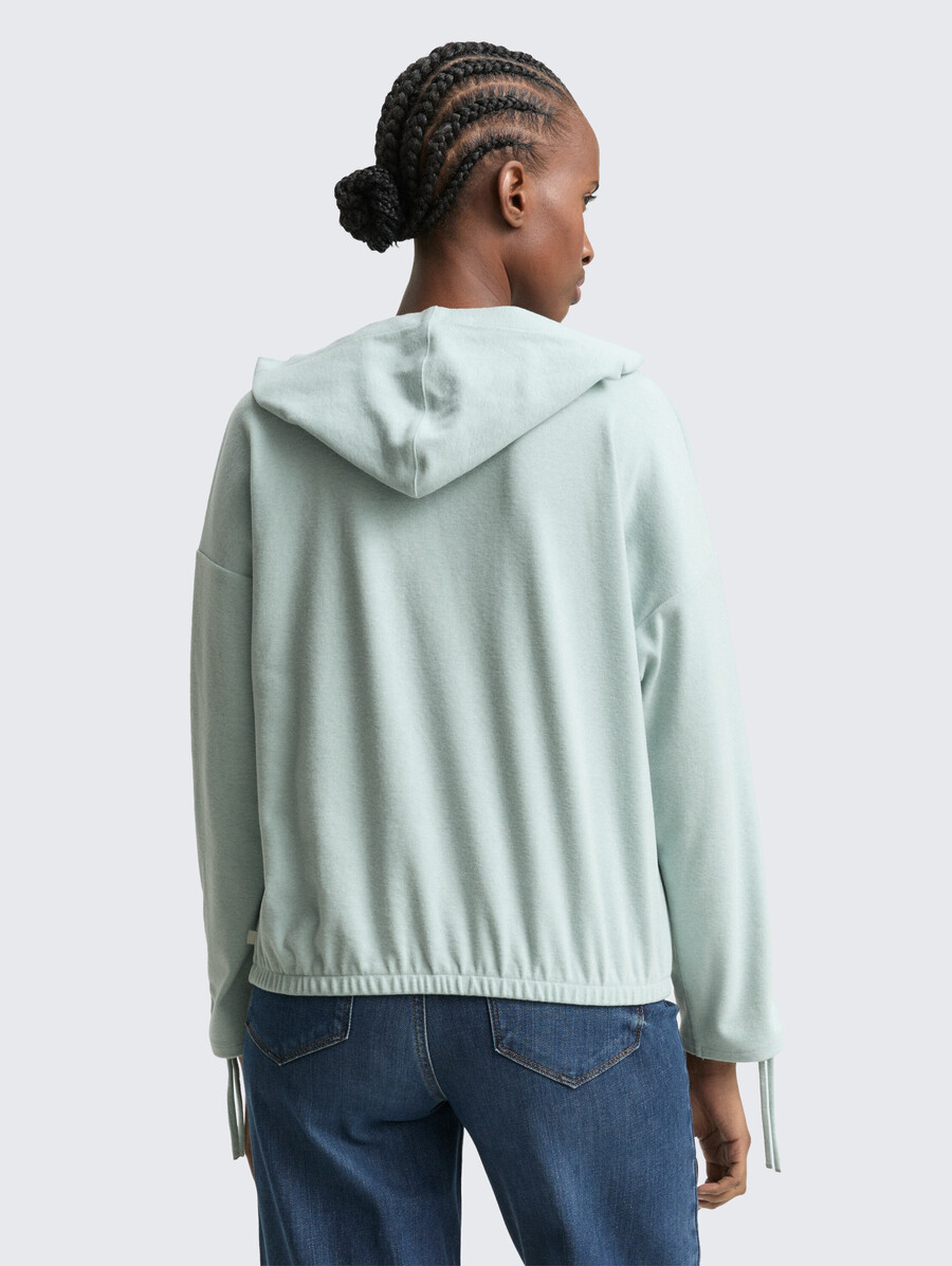 camicia a maniche lunghe con cappuccio e vestibilità ampia