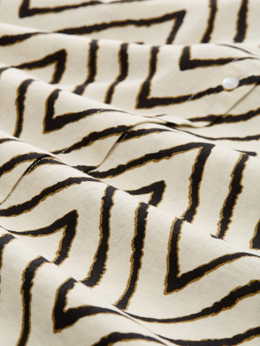 taglie forti - blusa ampia con contenuto di lino