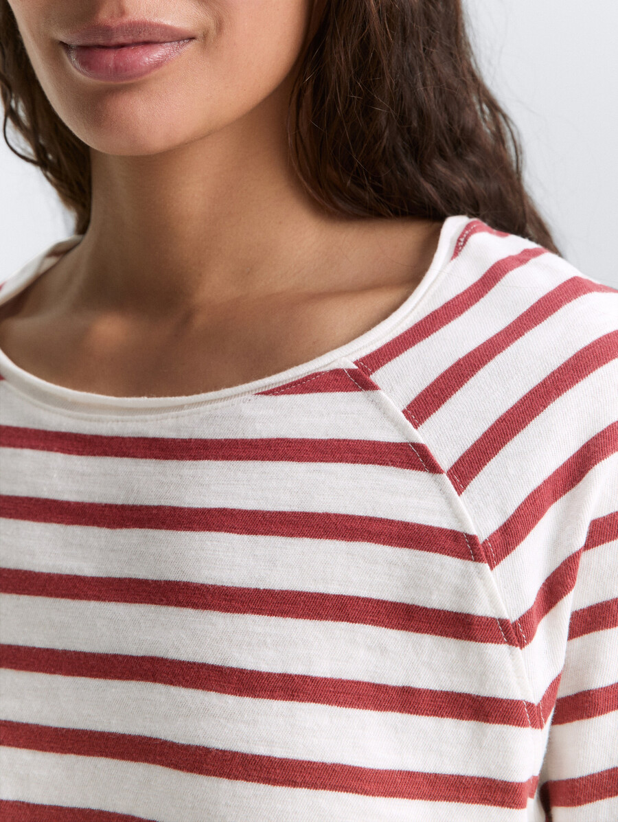 t-shirt raglan con motivo a righe