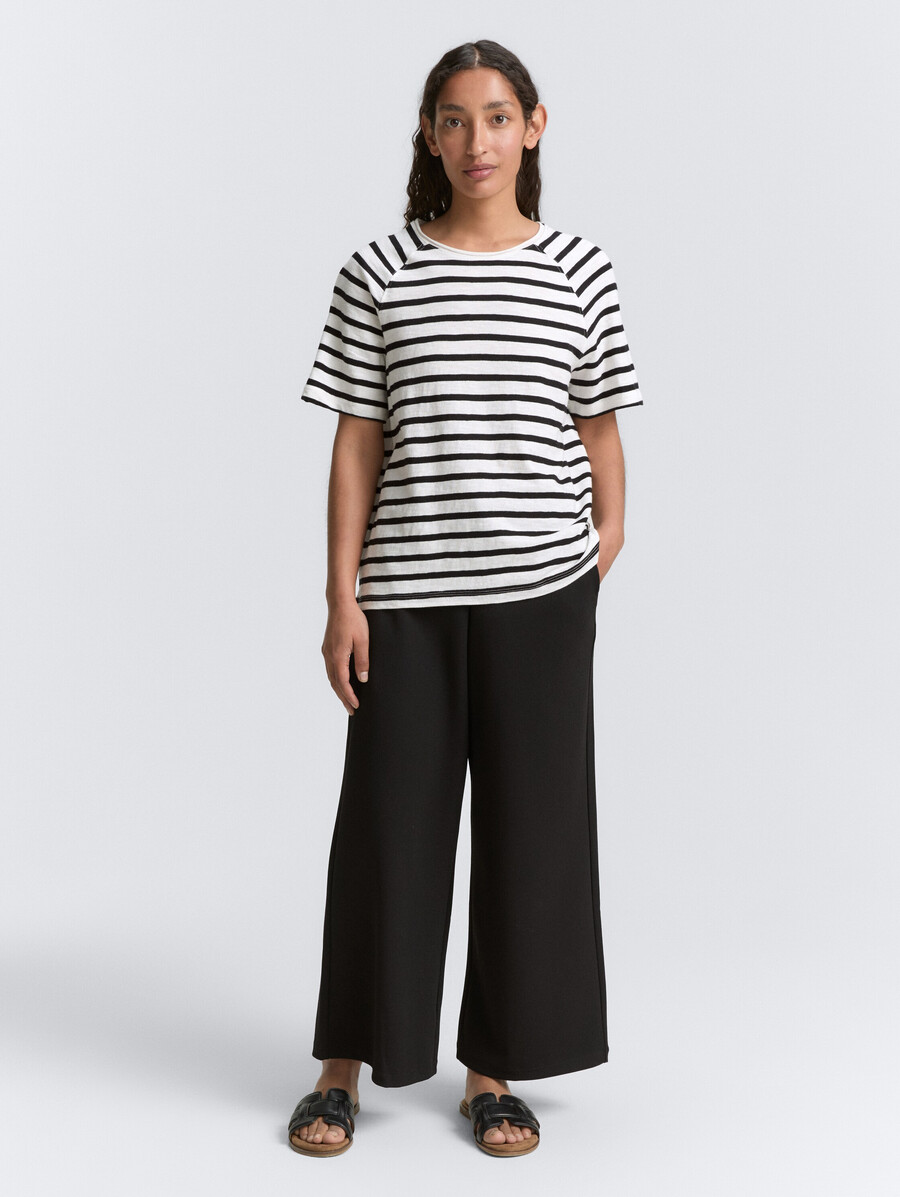 t-shirt raglan con motivo a righe