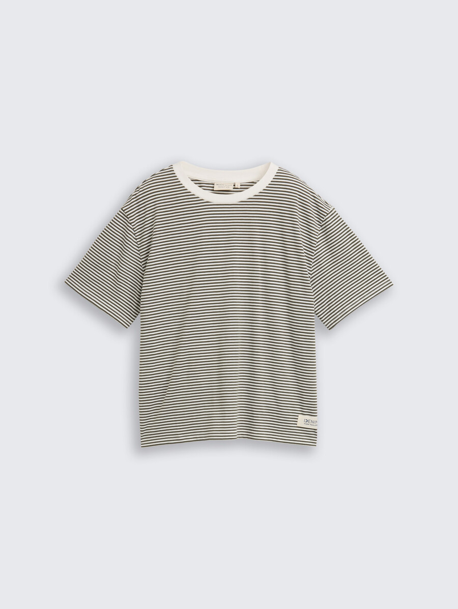 t-shirt dalla vestibilità squadrata