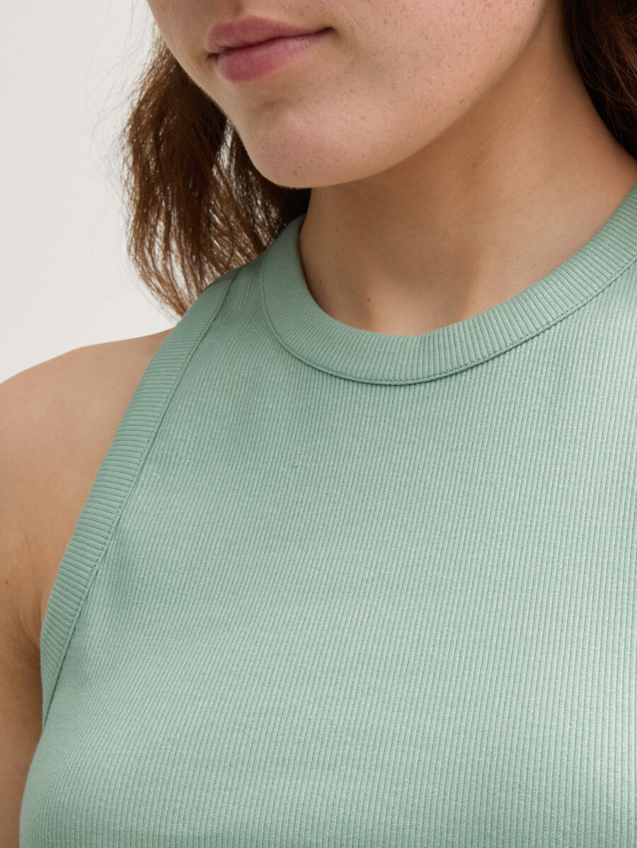 top in costina spalmata con effetto glitter