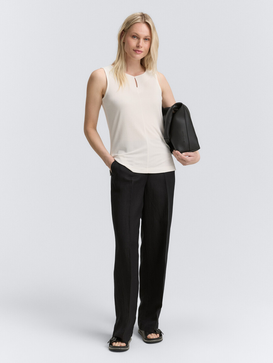 top con dettaglio cut-out