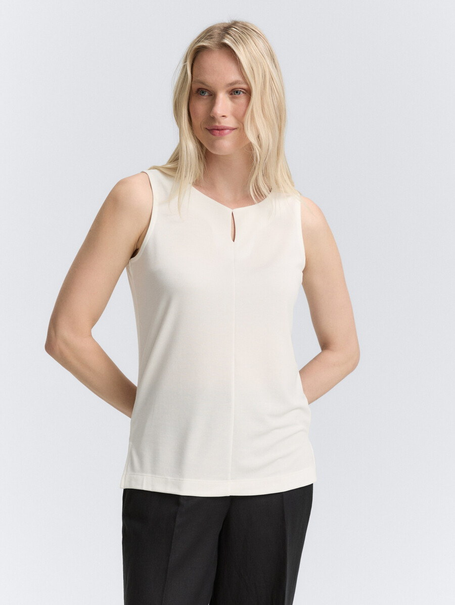 top con dettaglio cut-out