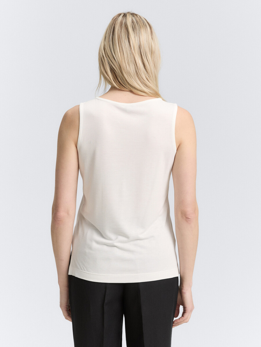 top con dettaglio cut-out