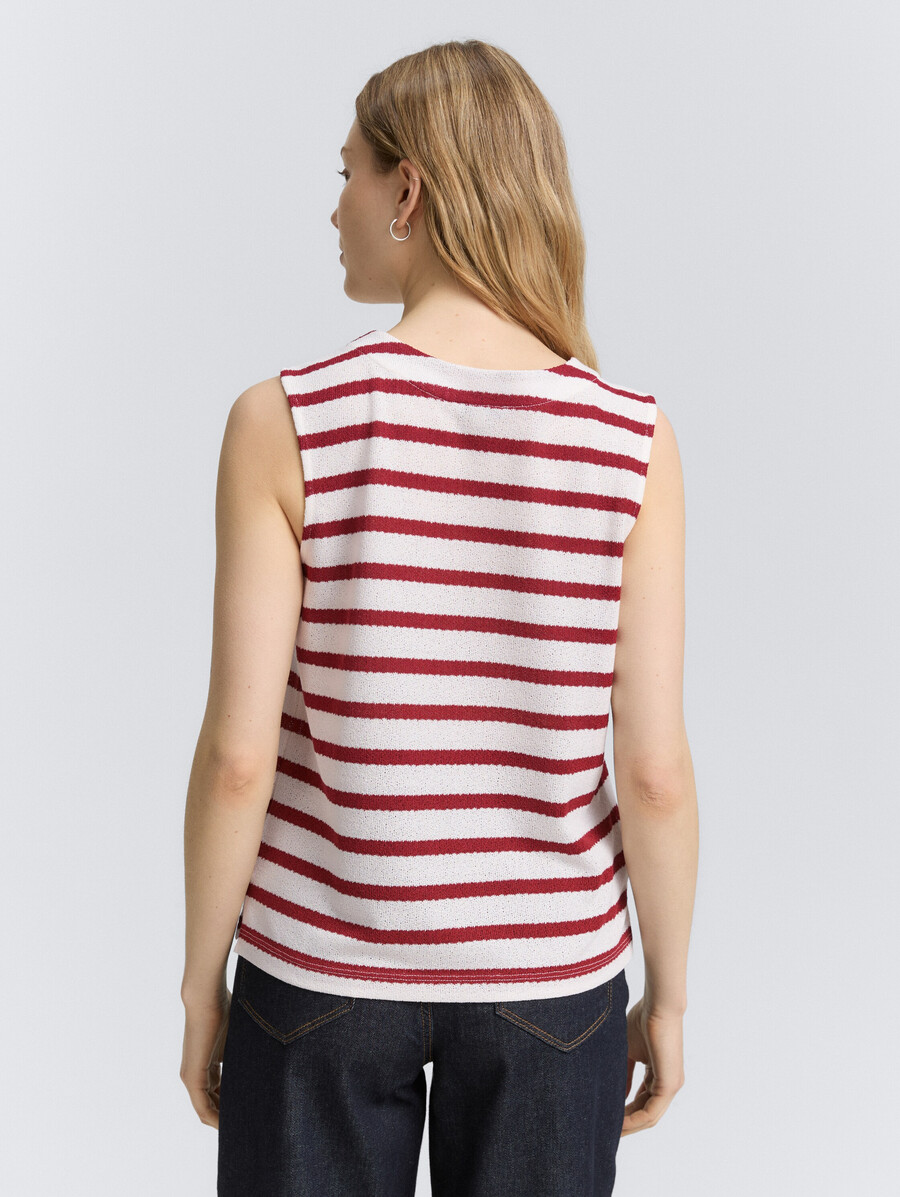 top lavorato a maglia con scollo rotondo