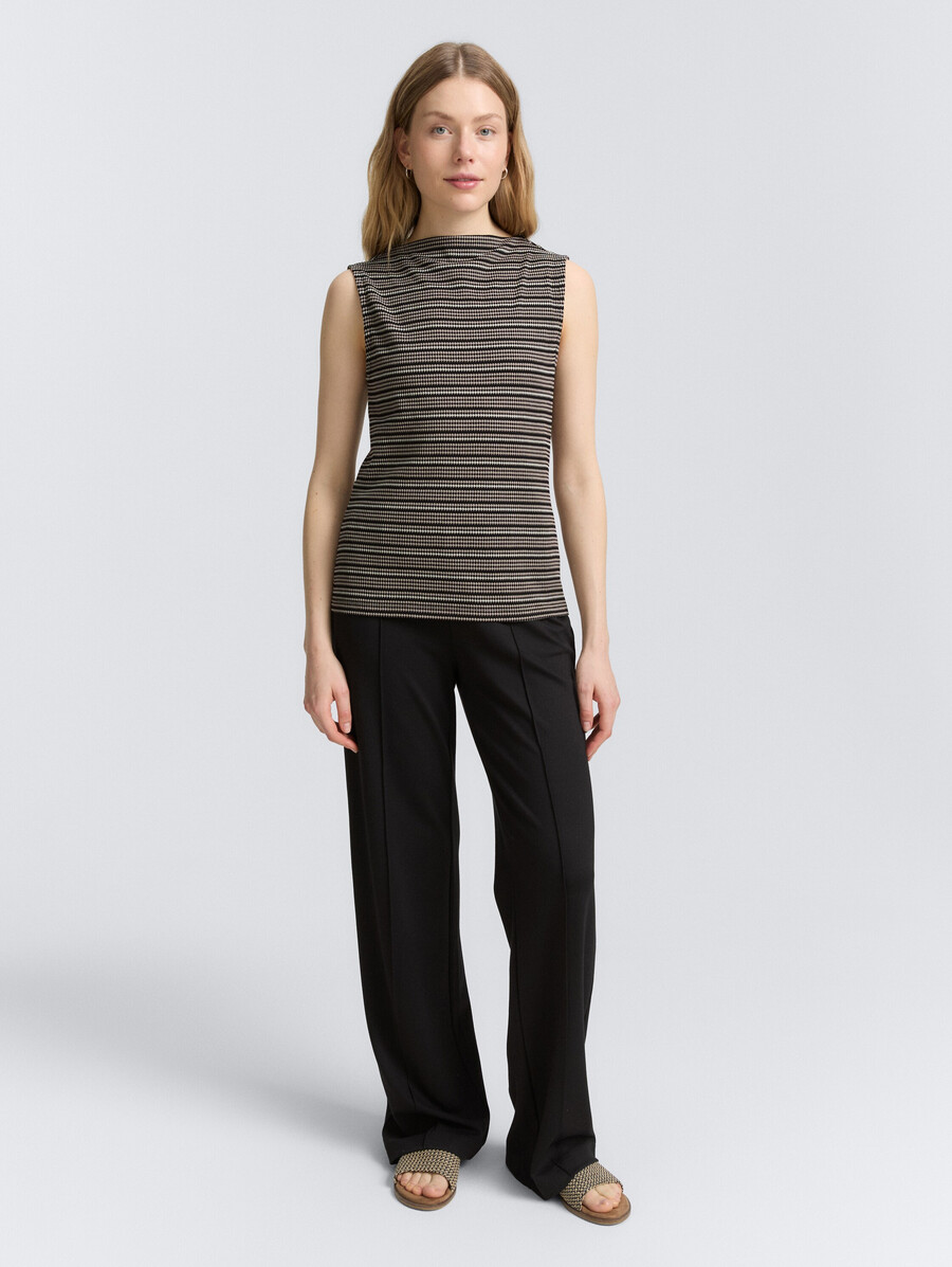 top jacquard con collo alto