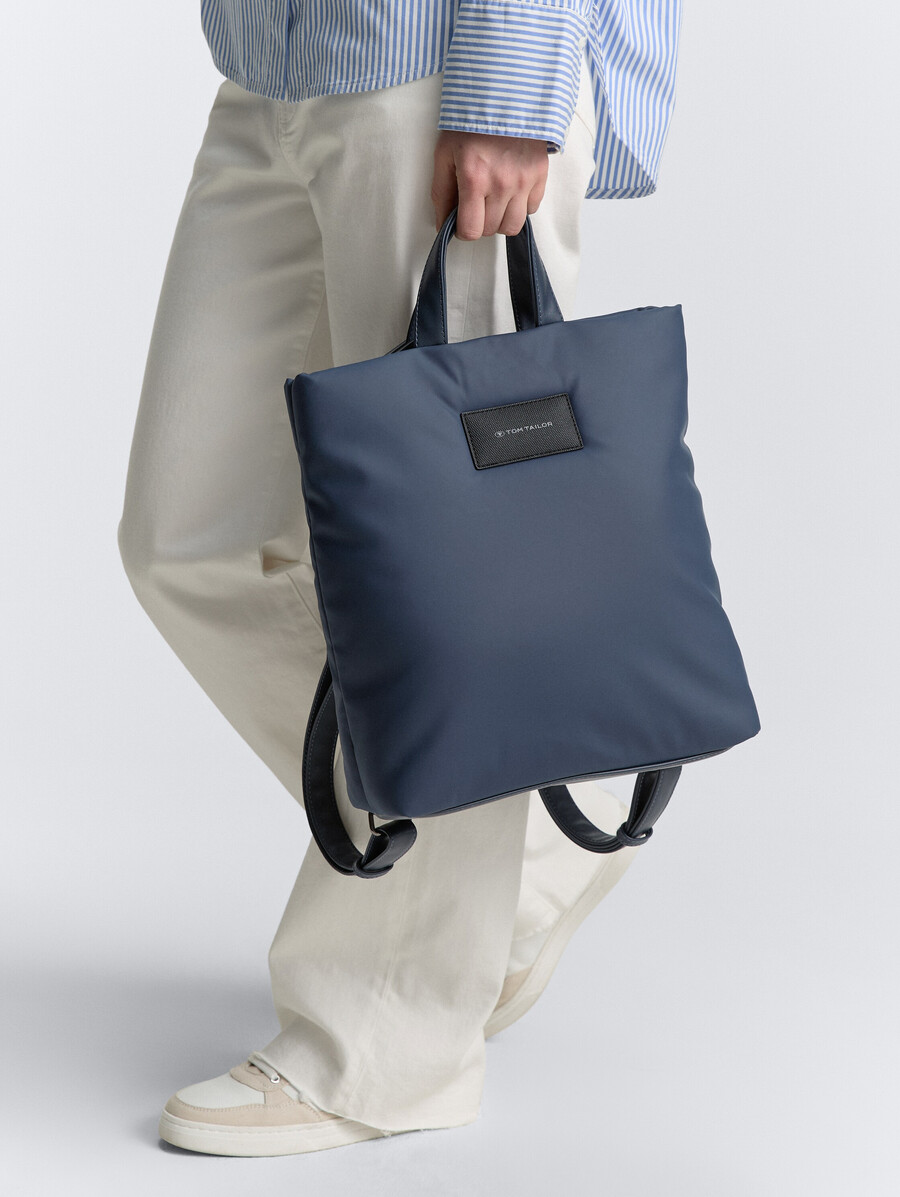 zaino ttpatti m realizzato in nylon riciclato idrorepellente