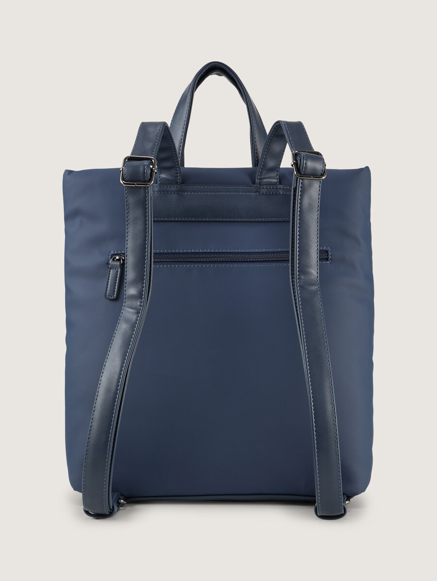 zaino ttpatti m realizzato in nylon riciclato idrorepellente